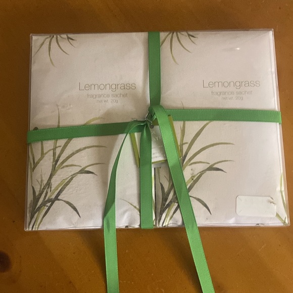 Sachet Lemongrass Fragrance Set of 6 from GC Signature - Picture 9 of 9